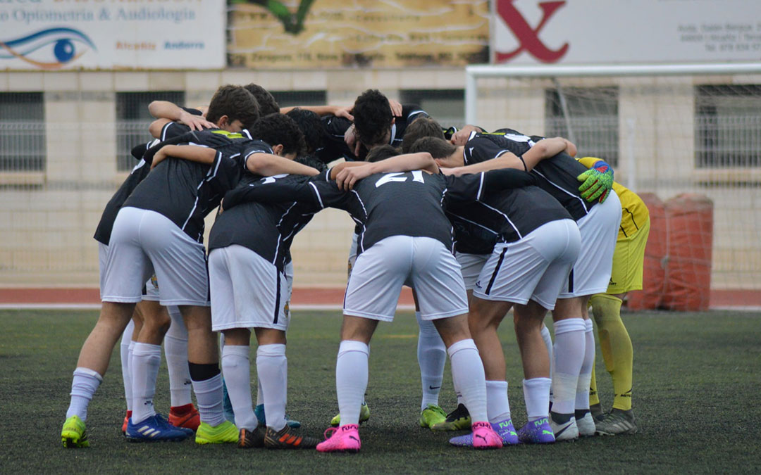 Los jugadores del Alcañiz este sábado en la Ciudad Deportiva Santa María./ Facebook Alcañiz C.F.