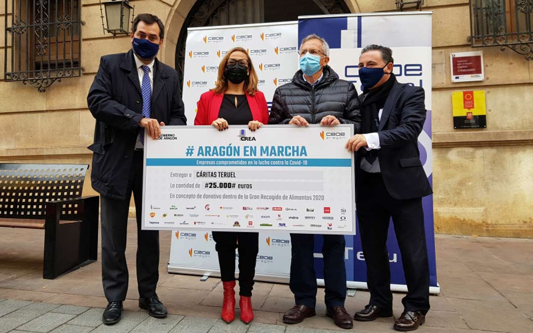 Acto de entrega de las donaciones este martes./DGA