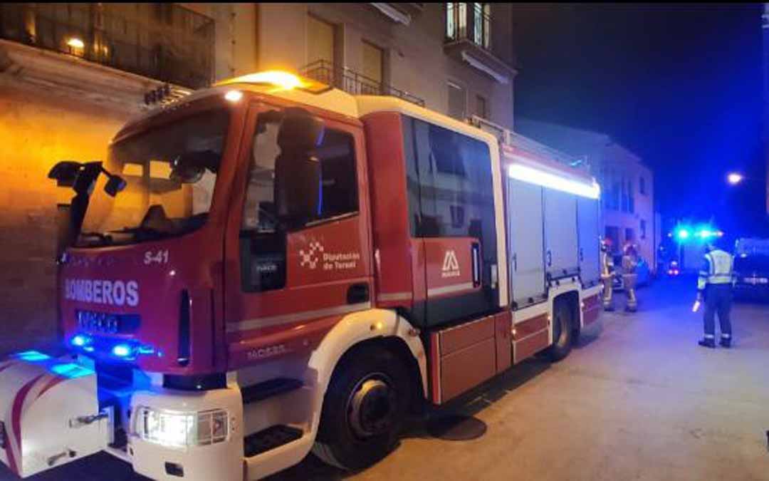 Los Bomberos de la DPT del parque de Alcañiz se han desplazado hasta Calaceite./ Bomberos de la DPT