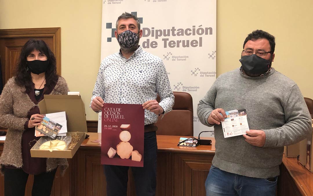 De izquierda a derecha, Raquel Herreo, Antonio Pérez y Vicente San Francisco durante la presentación de la iniciativa./ DPT
