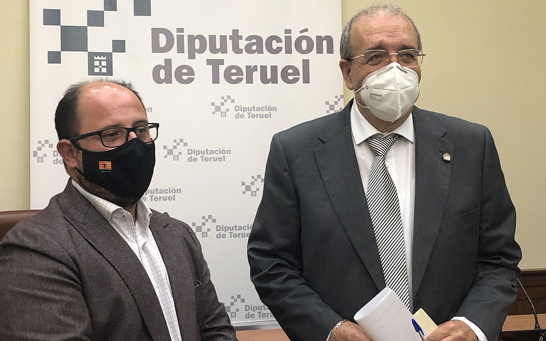Izquierdo y Rando este miércoles presentando el borrador de presupuestos. / DPT