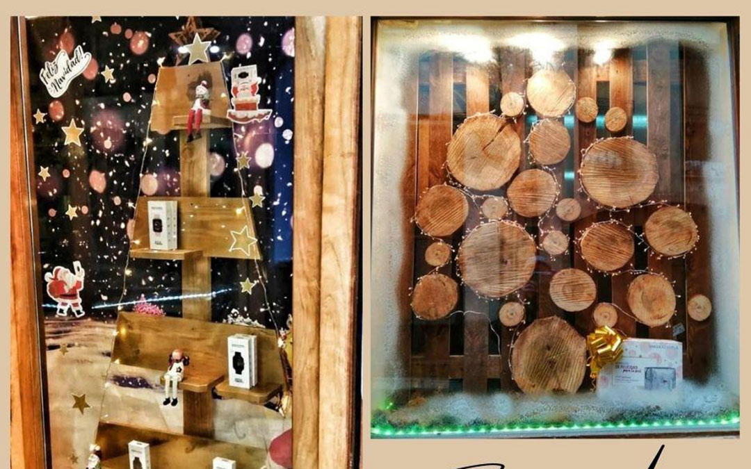 Detalle del escaparate de Farmacia Alcalá en Montalbán, Cuencas Mineras.
