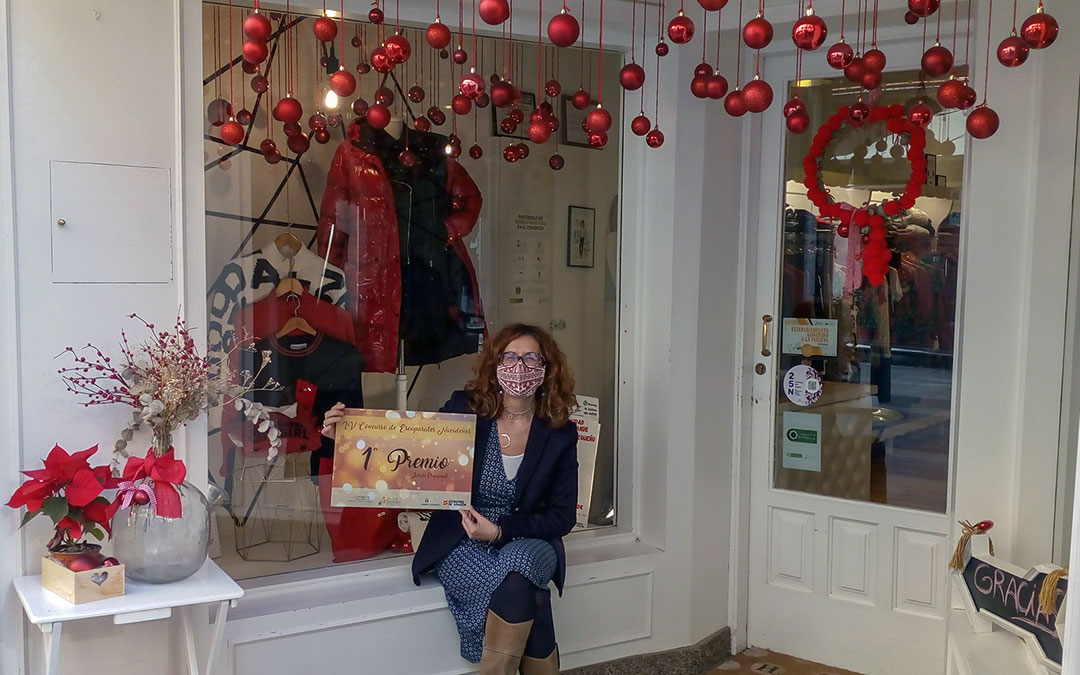 Cristina Foz en El Ropero, ganador de este año del concurso en una edición anterior./ Asociación de Comercio y Servicios de Alcañiz