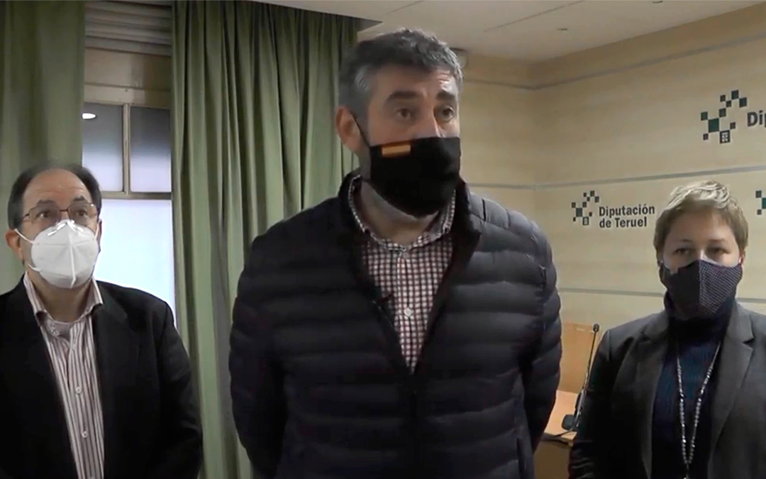 Los tres diputados de PAR en la rueda de prensa de este viernes./ L.C.