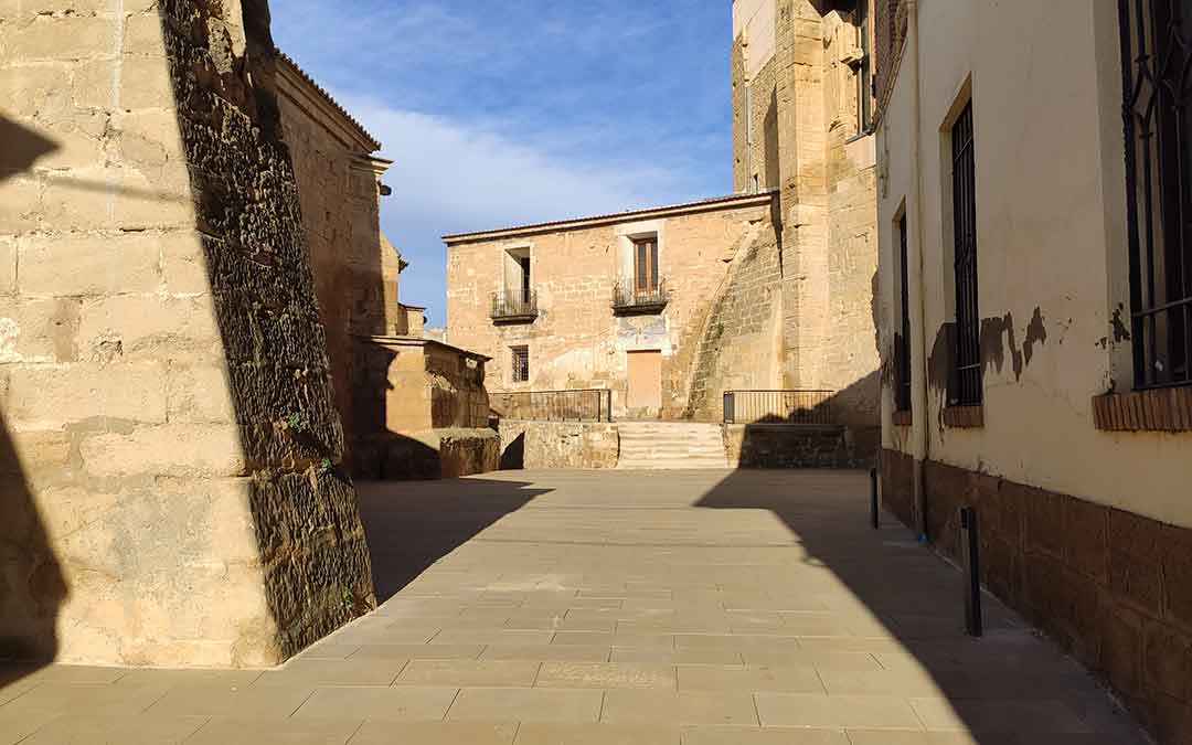 Resutado de la mejora en el Patio de Armas del Castillo del Compromiso de CAspe.