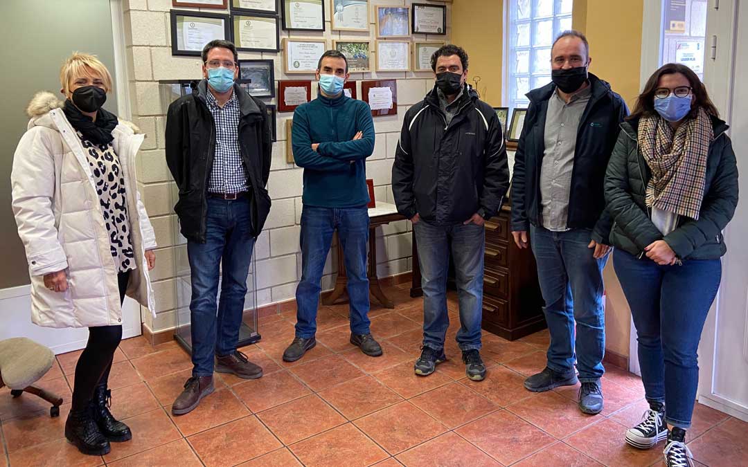 Invitados al programa especial de Radio La Comarca emitido desde La Puebla de Híjar./ L.C.