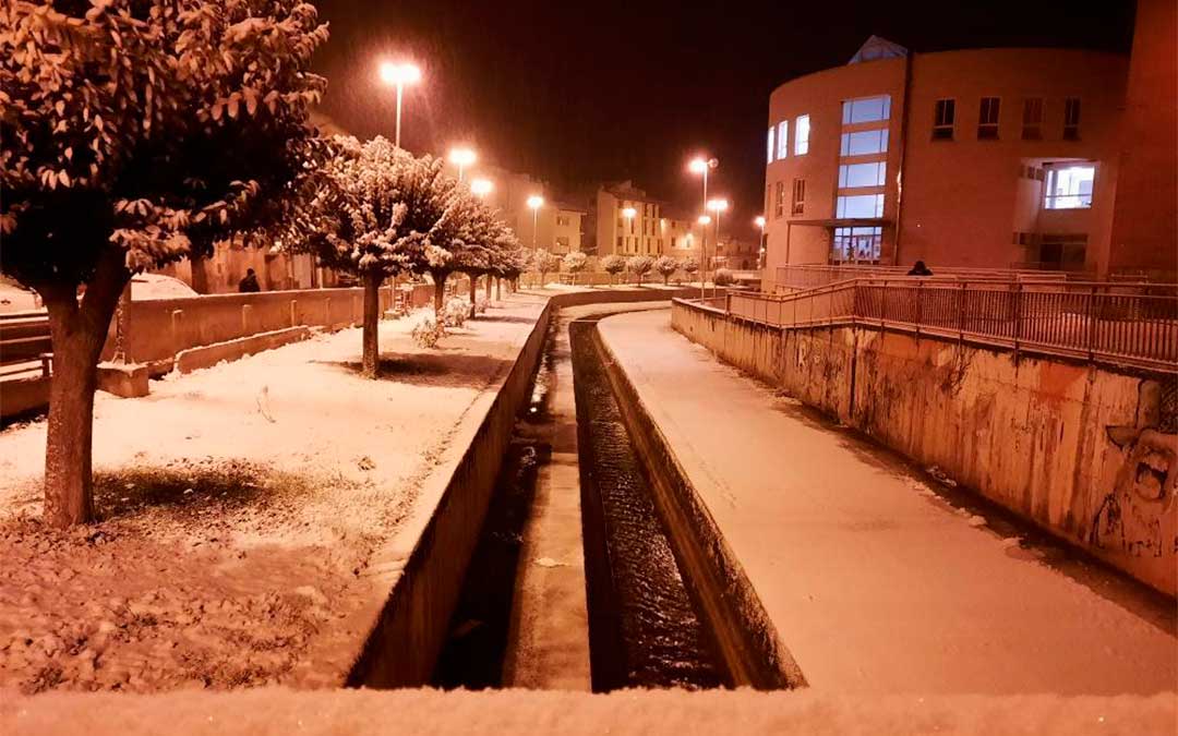 La nieve ya cuaja en Alcorisa./ Alba HC