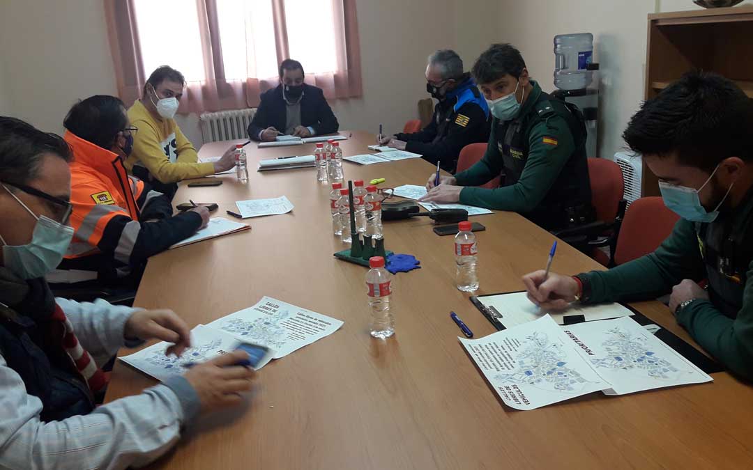 Consistorio, Guardia Civil, Policía Local y Protección Civil estudiaron en una reunión las pautas a seguir para hacer frente a la borrasca Filomena / Ayto. Andorra