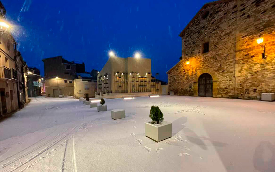 Estercuel bajo los copos de nieve que está dejando Filomena./ Cristina Fabián