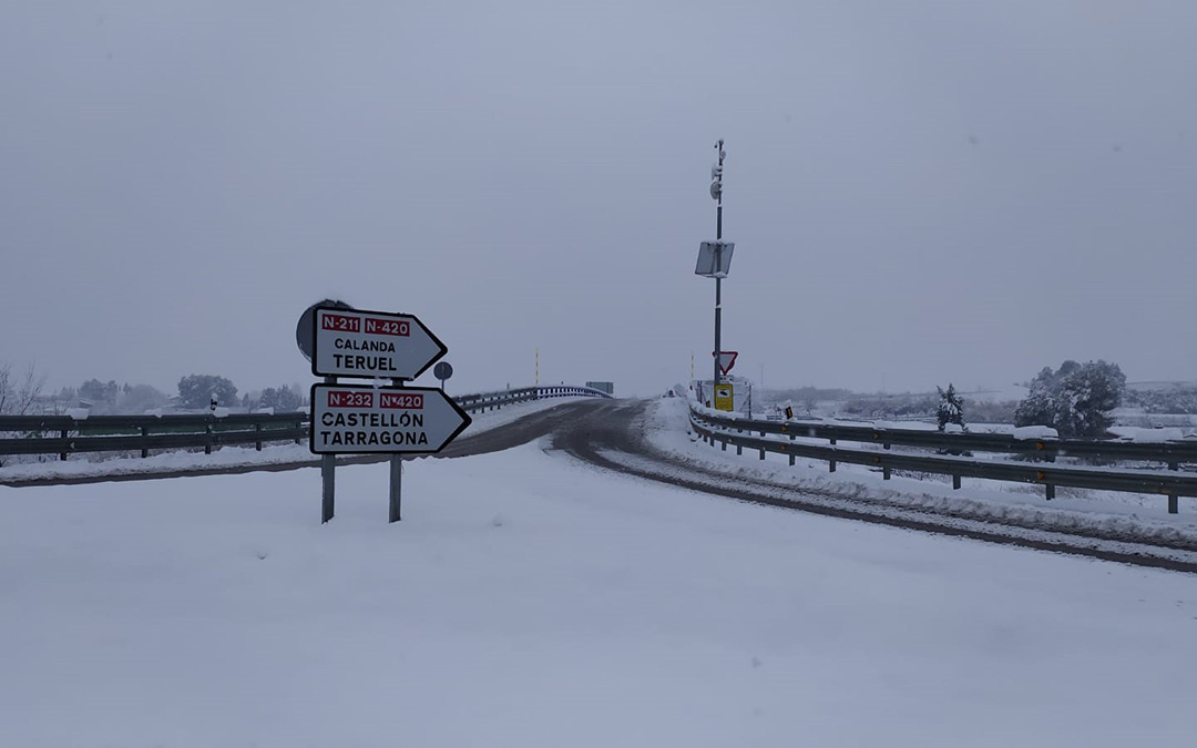 Cruce de carreteras a la salida de Alcañiz. / Juan Peñalver