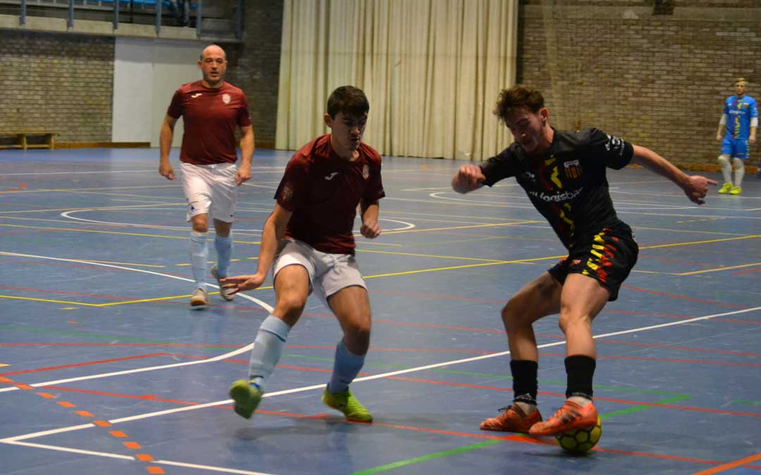 El pabellón alcañizano acogió el derbi entre el Intersala y el F.S.Caspe. Foto: J.V.