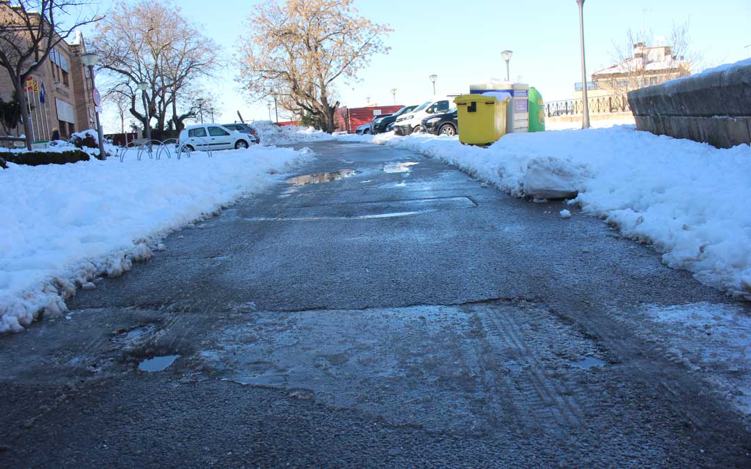 Hielo en el Cuartelillo de Alcañiz / L. Castel