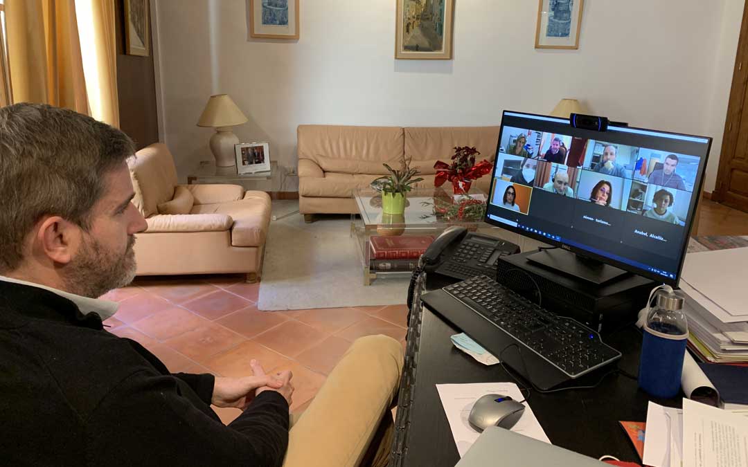 Reunión del Ayuntamiento con agentes sociales este lunes./ Ayto. de Alcañiz