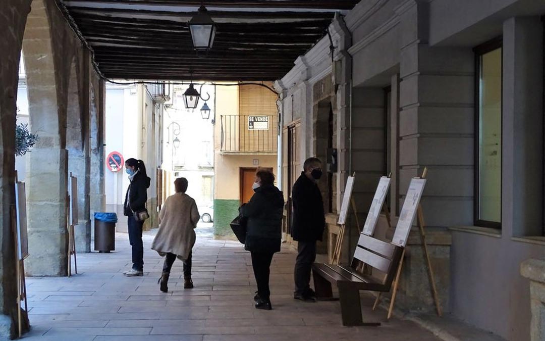 Cultura en las calles con la exposición ‘Topónimos con nombres y apellidos’./Ayto Alcorisa