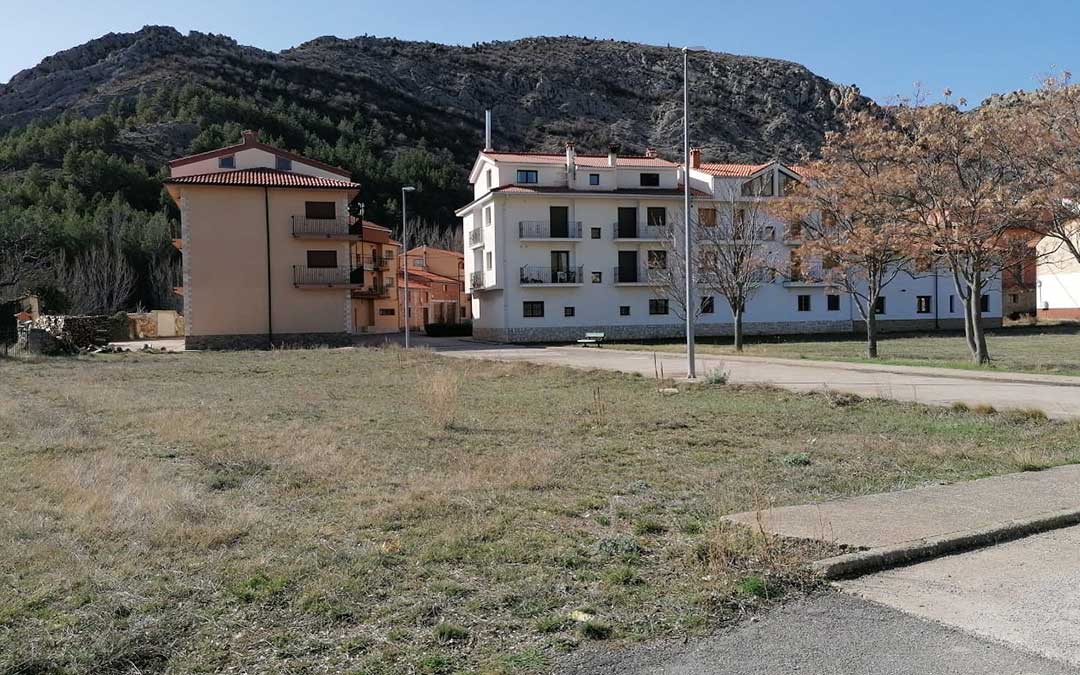 Terrenos donde se ubicarán los apartamentos tutelados para personas mayores./ S.U.