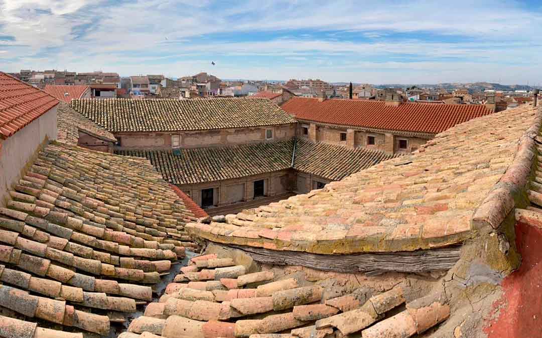 Imagen actual de las condiciones en las que se encuentra la cubierta del convento de San Agustín de Caspe. Ayto Caspe