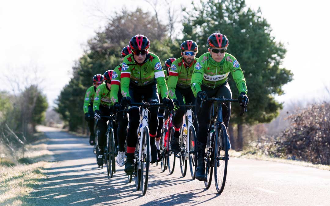 El equipo ciclista Huesca La Magia Renault. Foto: M.E.