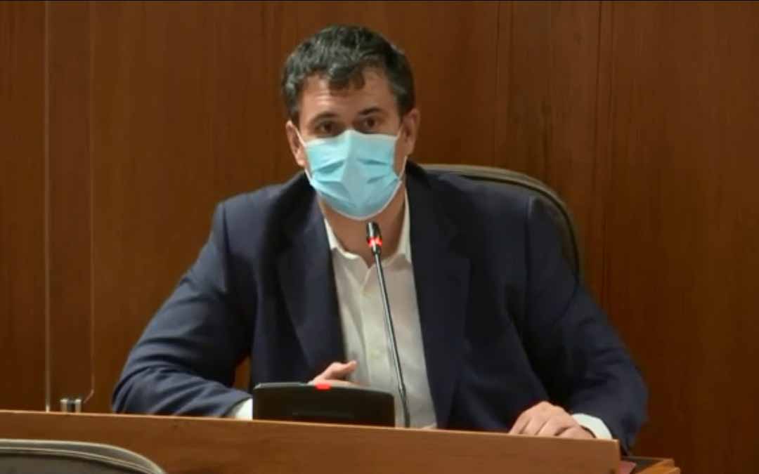 El portavoz de CHA en las Cortes de Aragón y miembro de la Comisión de Vertebración, Joaquín Palacín./ L.C.