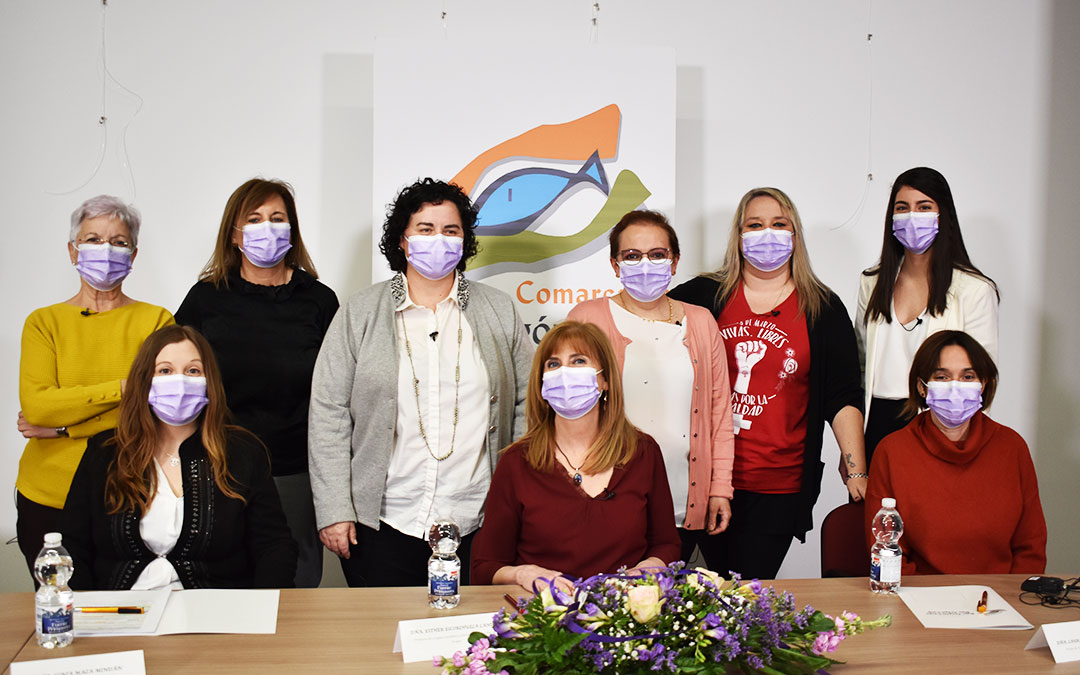 De izda. a dcha. abajo Sonia Maza, Esther Escorihuela y Laura Redondo. Arriba, Rosa Brunet, Asunción Acero, Concha Molina, María Concepción Lacueva, Patricia García y Paula Matutano./ L.Q.