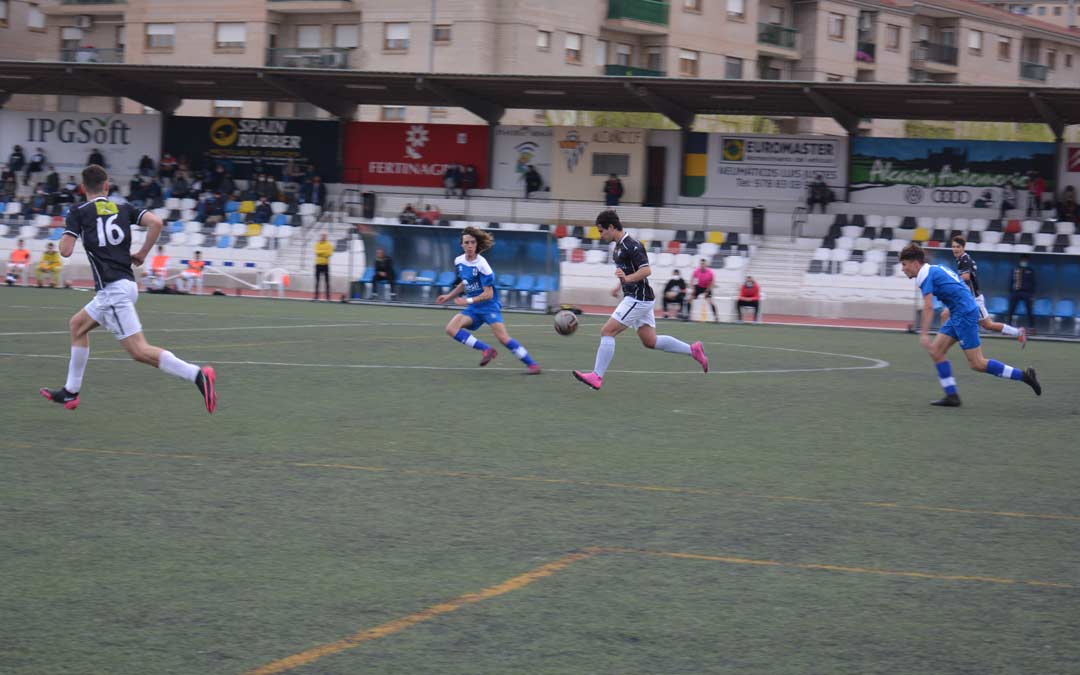 Partido de fútbol entre Alcañiz y Giner este sábado./I.M.