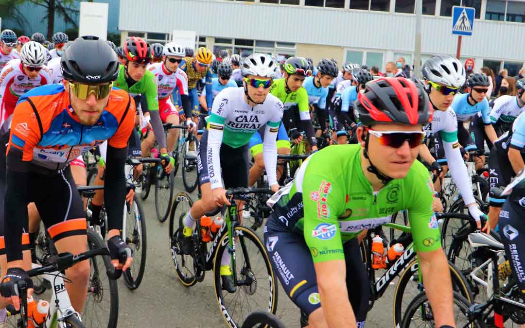 El ciclista cantaviejano Germán Castel en primer término en Zumaia. Foto: C.C.O.