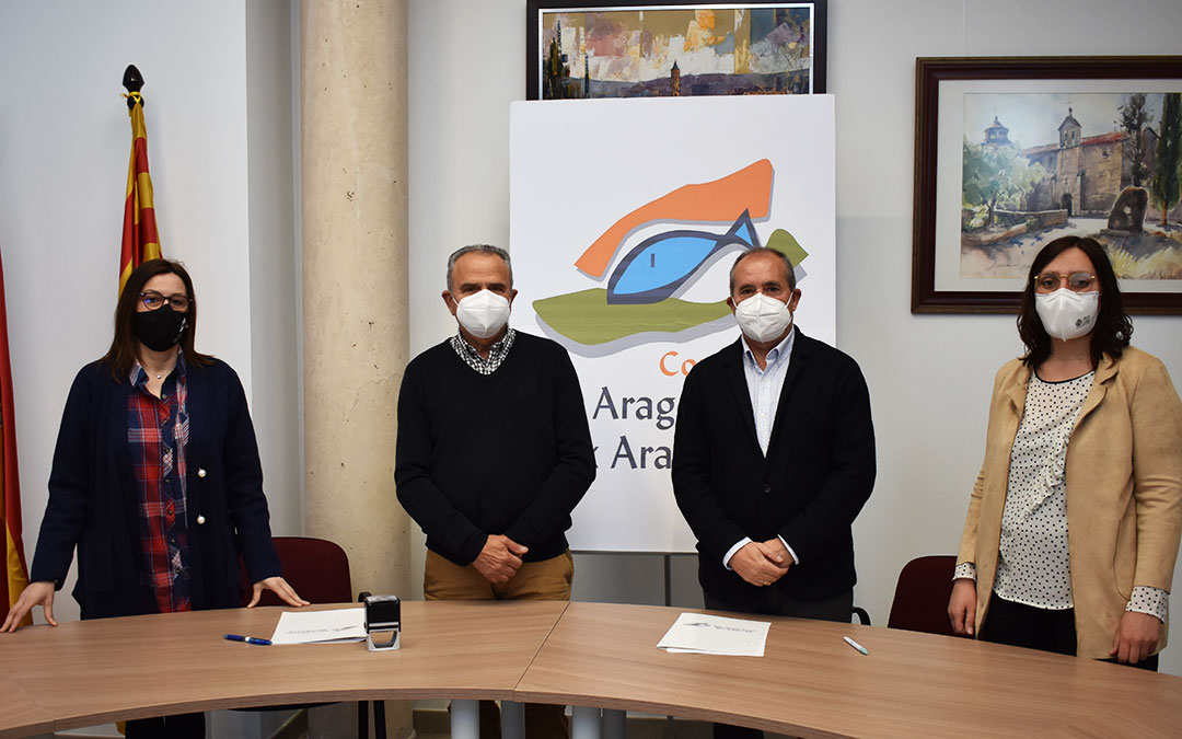 Ana Jarque, Consejera Delegada de Bienestar Social, Joaquín Llop, Presidente de la Comarca Bajo Aragón Caspe, Santiago Villanueva, Presidente de la Fundación de Atención Temprana, y Eva Murillo, Directora del CDIADT Bajo Aragón (Caspe y Alcañiz).