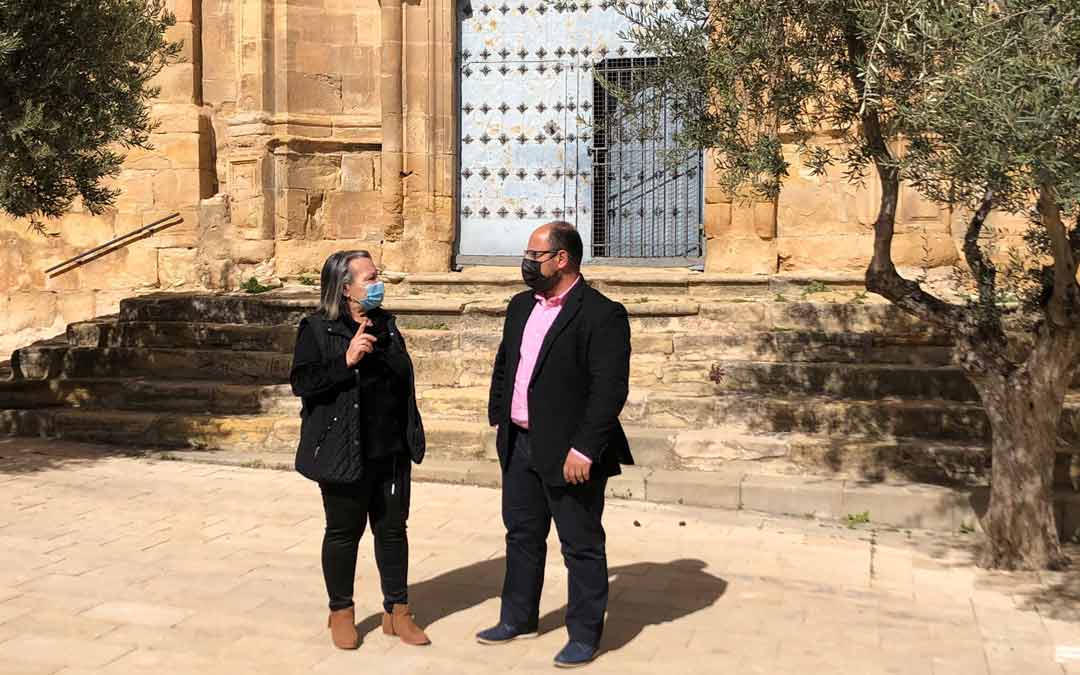 Alberto Izquierdo y Rafaela Liébana, en Cuevas de Cañart./DPT