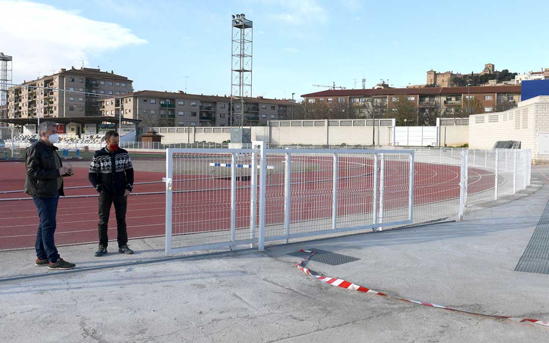 Kiko Lahoz y Carlos Herráez este jueves en las pistas de atletismo / Ayto. Alcañiz