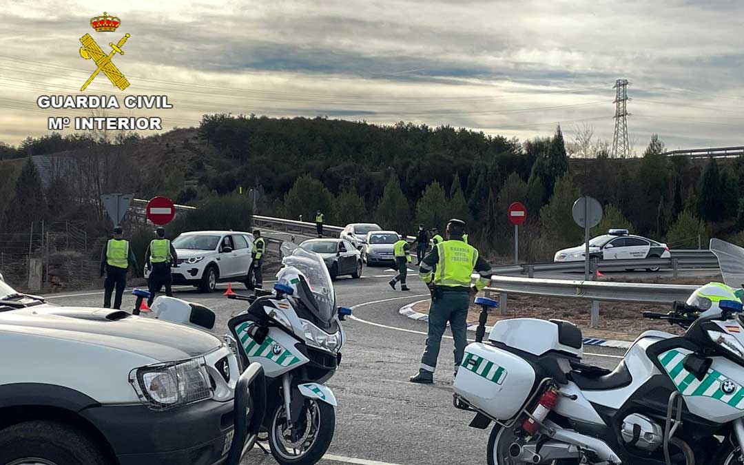 Imagen de archivo de un control de la Guardia Civil./Guardia Civil de Teruel