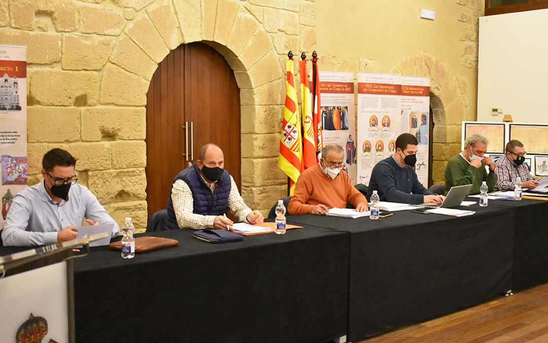 Los portavoces de los cuatro partidos representantes en la Comarca del Bajo Aragón-Caspe, durante el pleno.