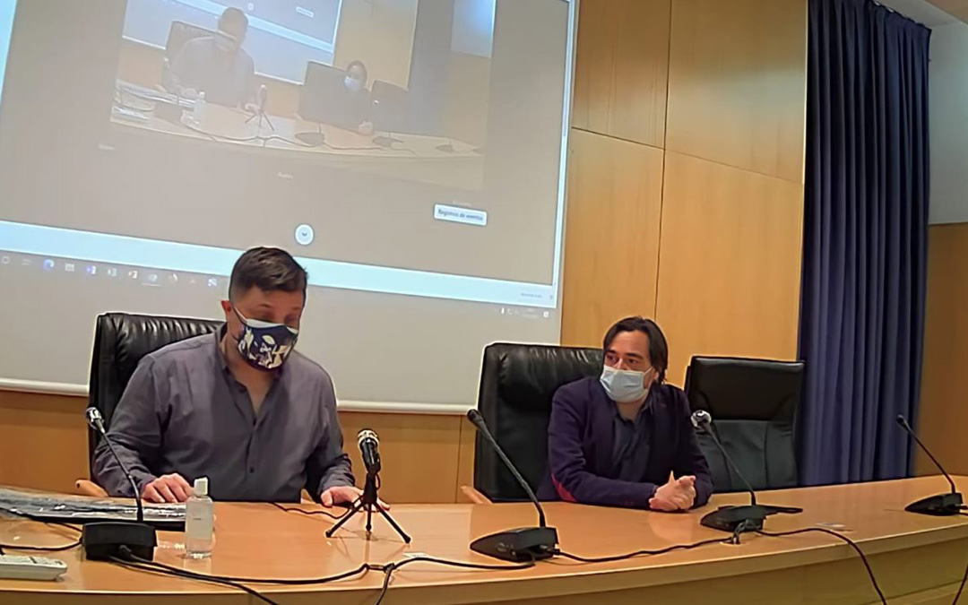 El presidente del CEBM, José Ángel Guimerá, y el director del Instituto de Estudios Turolenses, Nacho Escuín, en la presentación en Zaragoza. / CEBM