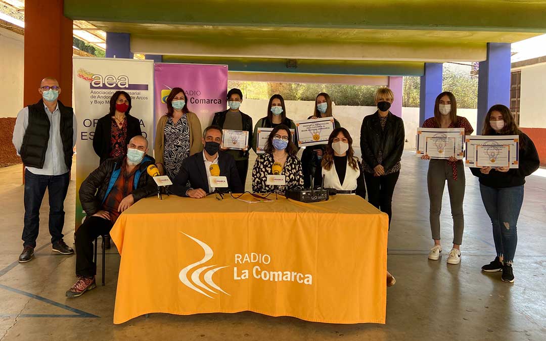 Invitados al programa especial de Radio La Comarca emitido desde el IES Pablo Serrano de Andorra./ L.C.