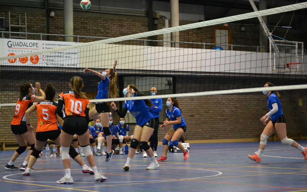 El partido que se ha jugado en el pabellón de Alcañiz. Foto. J.V.