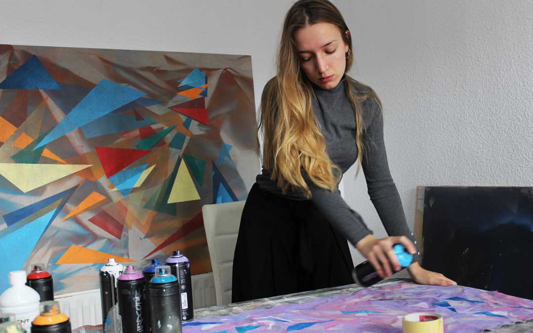 Estela Ferrer nos presenta una exposición con una serie de creaciones artísticas en las que utiliza la abstracción como un vehículo para divagar en nuestro interior / E.F.