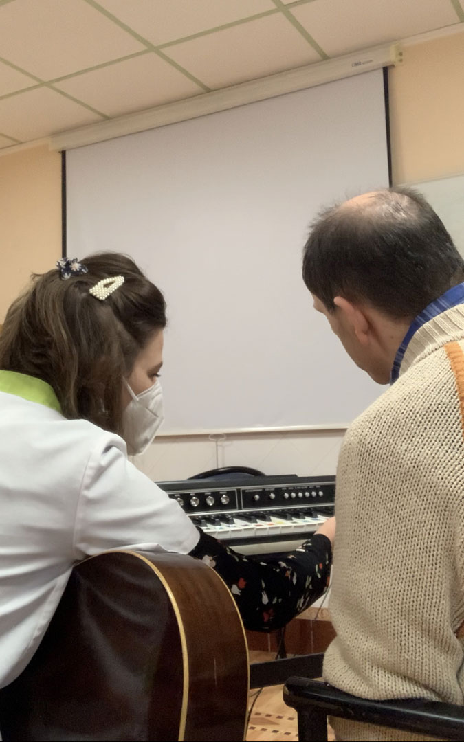 Sesión de musicoterapia. / Archivo personal