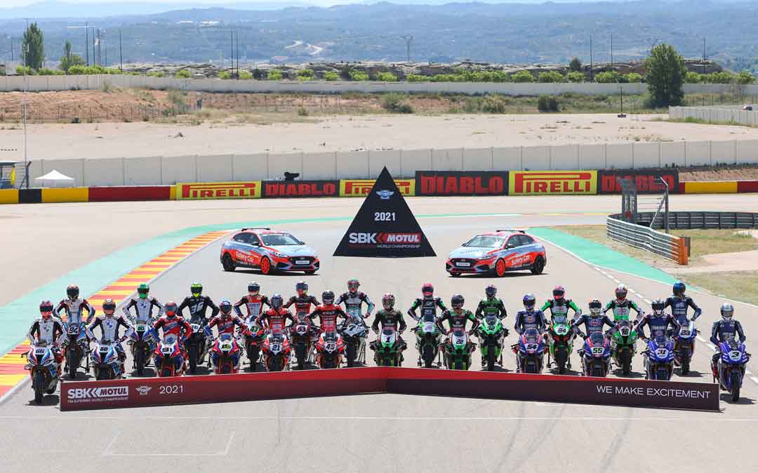 Los pilotos de SBK que participan esta temporada. Foto. SBK