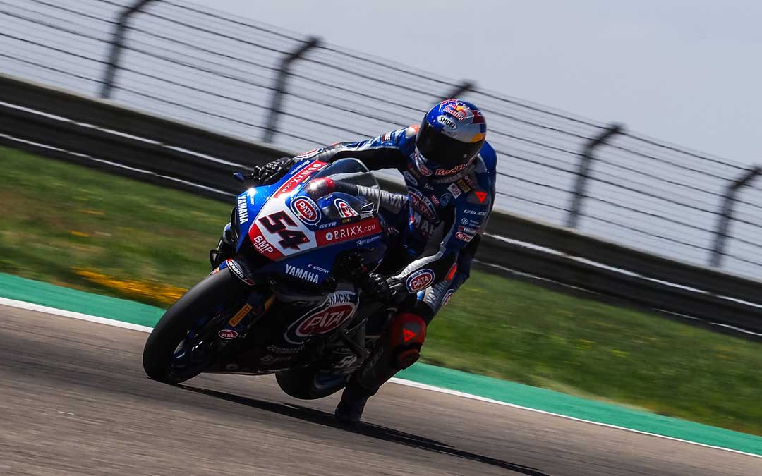 El turco Razgatlioglu a los mandos de una Yamaha YZF R1. Foto. SBK