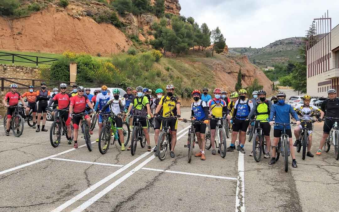 Participantes en la salida en BTT que tuvo lugar el fin de semana en Alcorisa. Foto. Ayto. Alcorisa