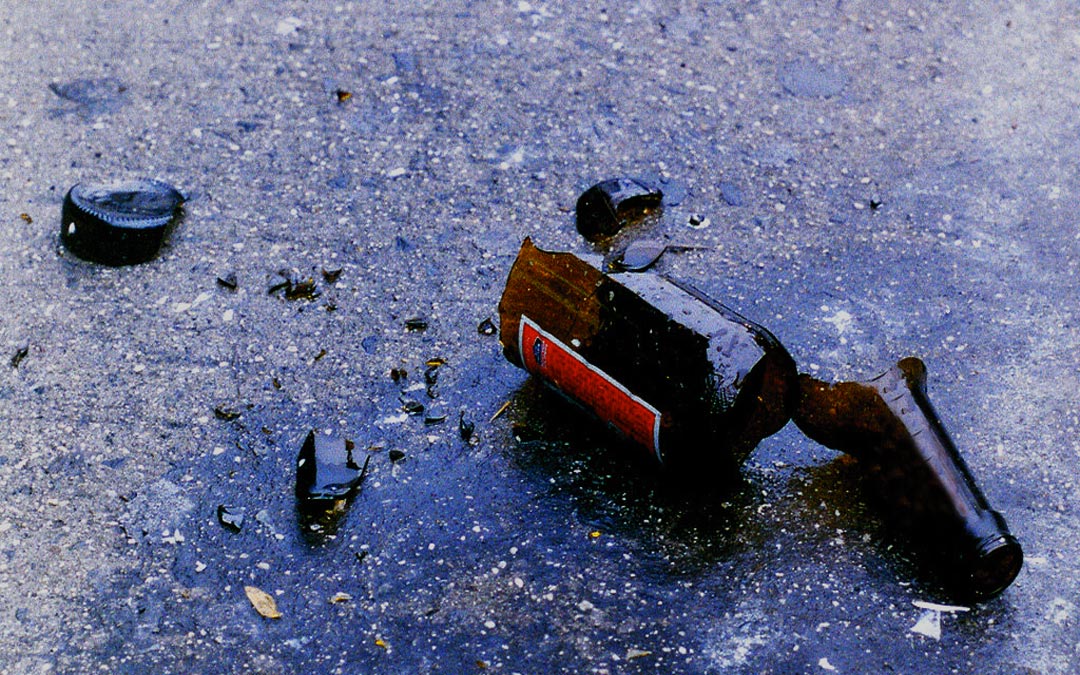 Imagen de recurso de una botella de cristal rota./ L.C.
