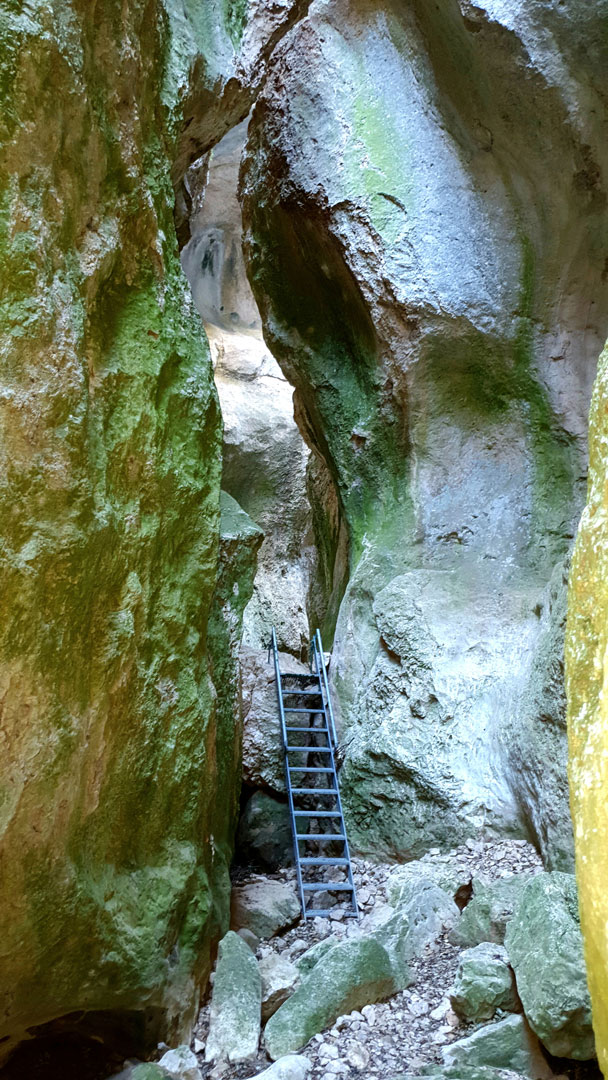 escaleras caleja del huergo senderismo ejulve