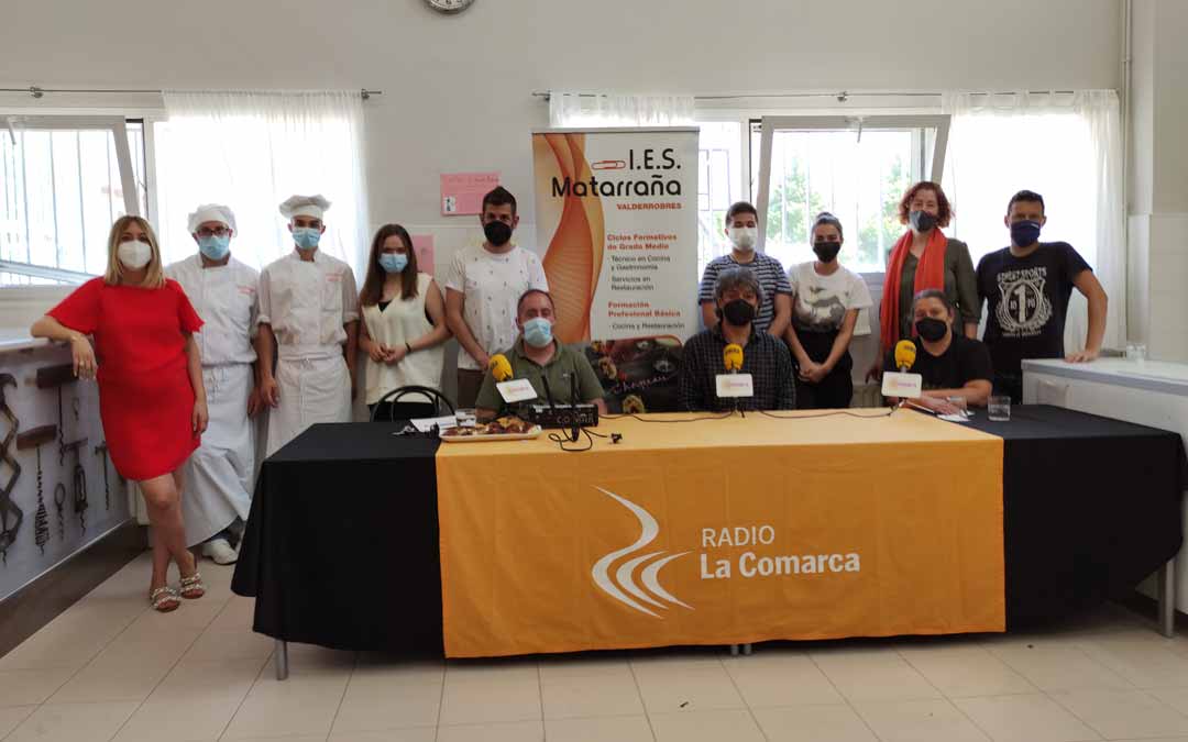 Foto de grupo de los participantes en el especial sobre Hostelería en el IES Matarraña.