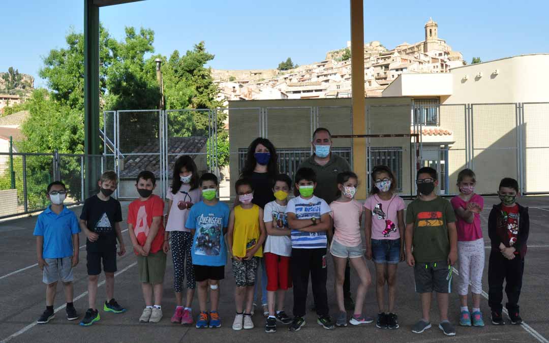 Alumnos de 1º y 2º de Primaria de la Escuela de La Fresneda.