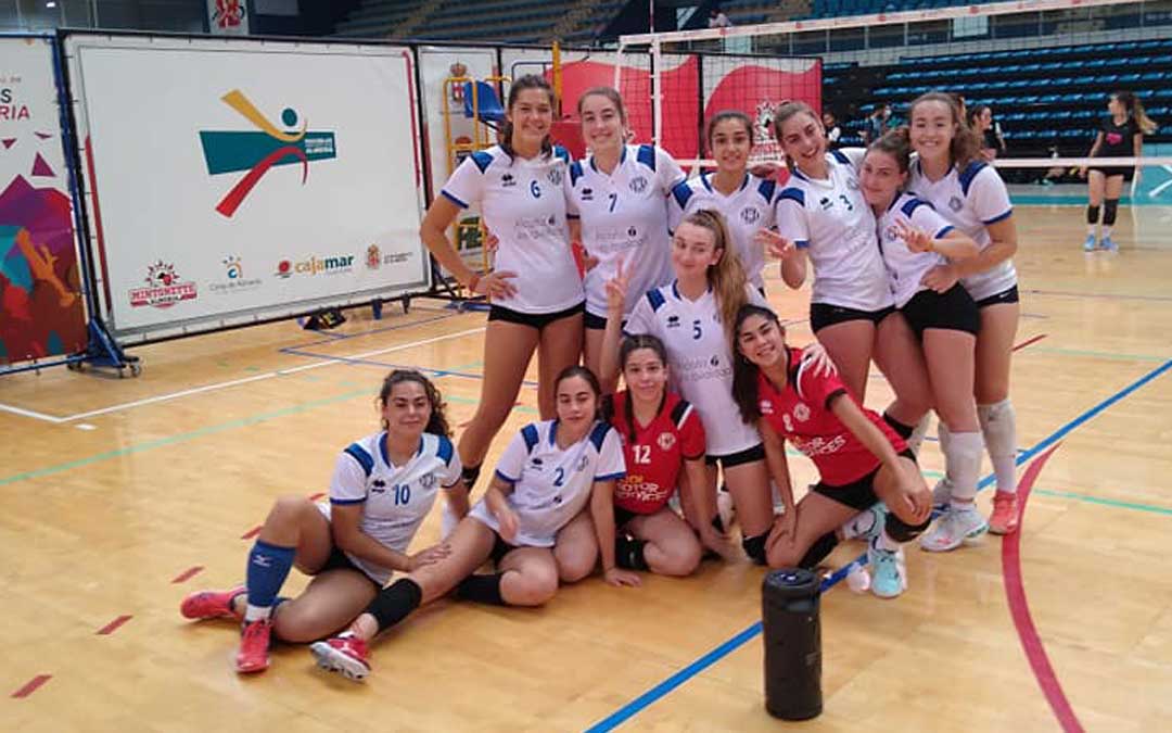 Las componentes del equipo juvenil del Club Voleibol Alcañiz. Foto. Facebook C.V. Alcañiz