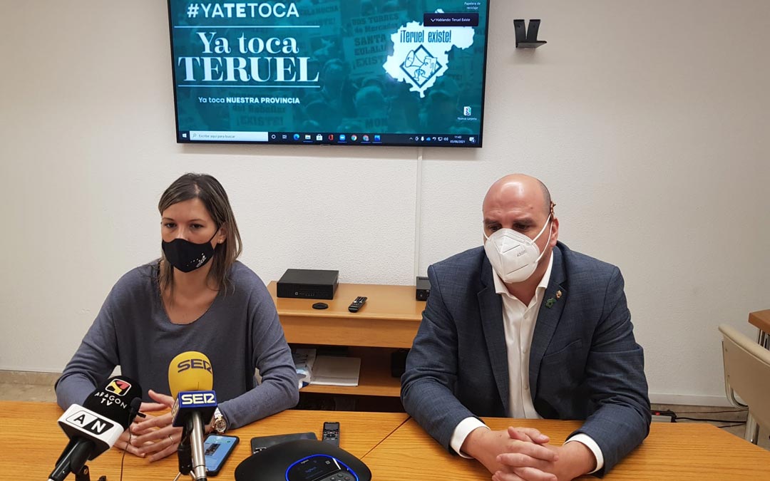 Los senadores Beatriz Martín y Joaquín Egea durante la rueda de prensa de este jueves./Teruel Existe