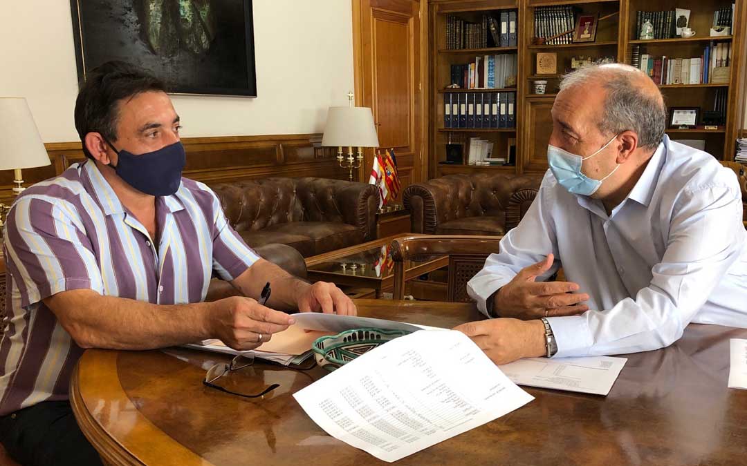 Reunión mantenida entre Rando y Alfonso Pérez en la DPT. Foto. DPT
