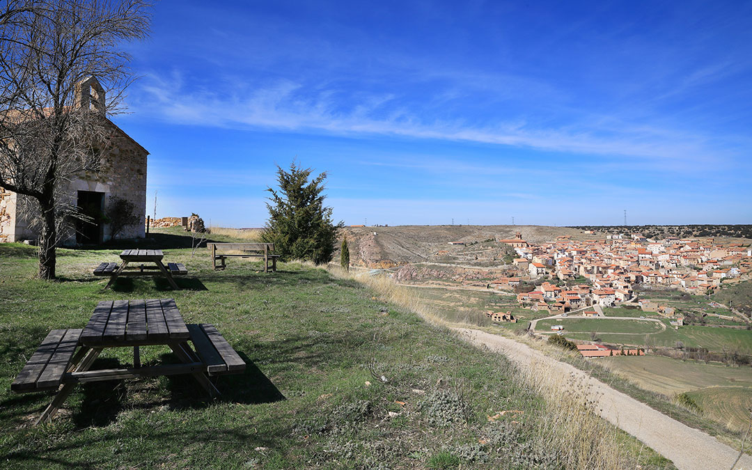 Ermita de Santa Ana y su mirador en Ejulve