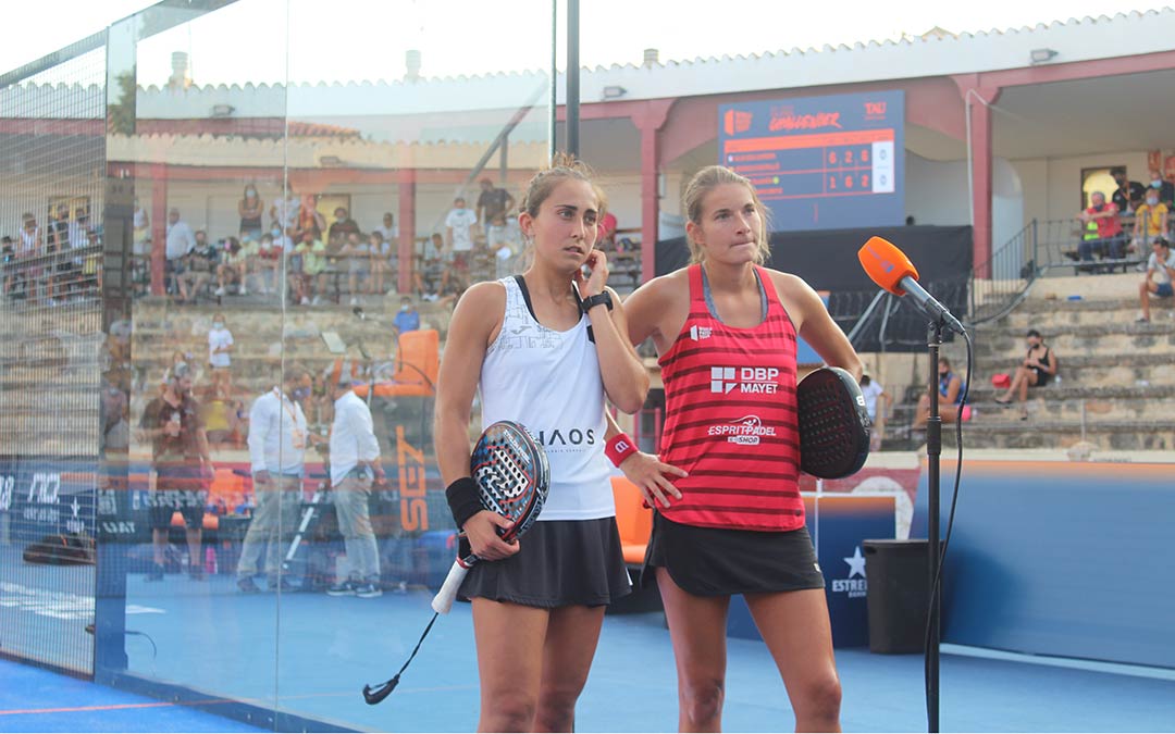 Jessica Castelló y Alix Collombon vencieron la semifinal femenina por la tarde en Calanda / Eduard Peralta