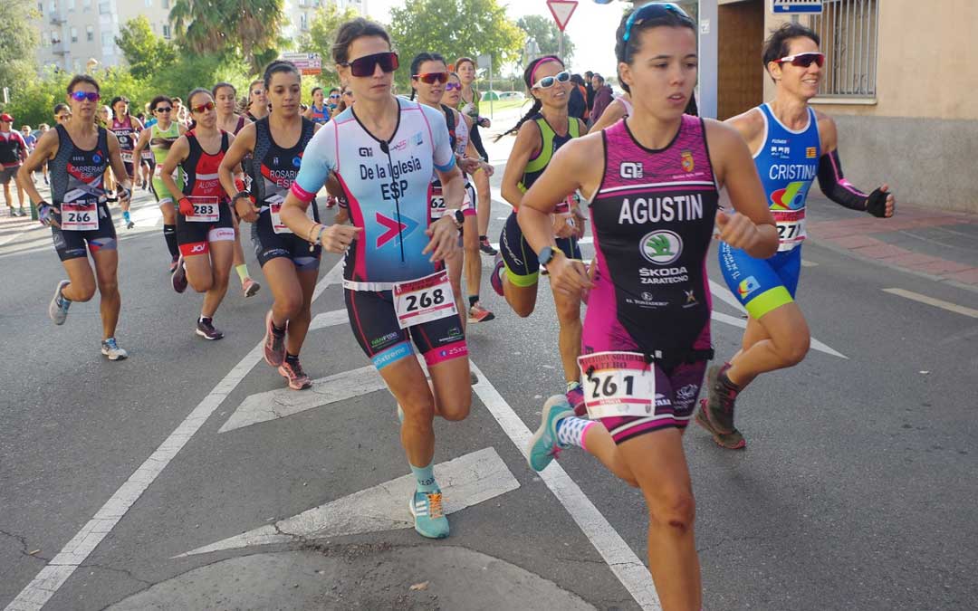 Participantes de un duatlón cros celebrado en Aragón. Foto. FATRI