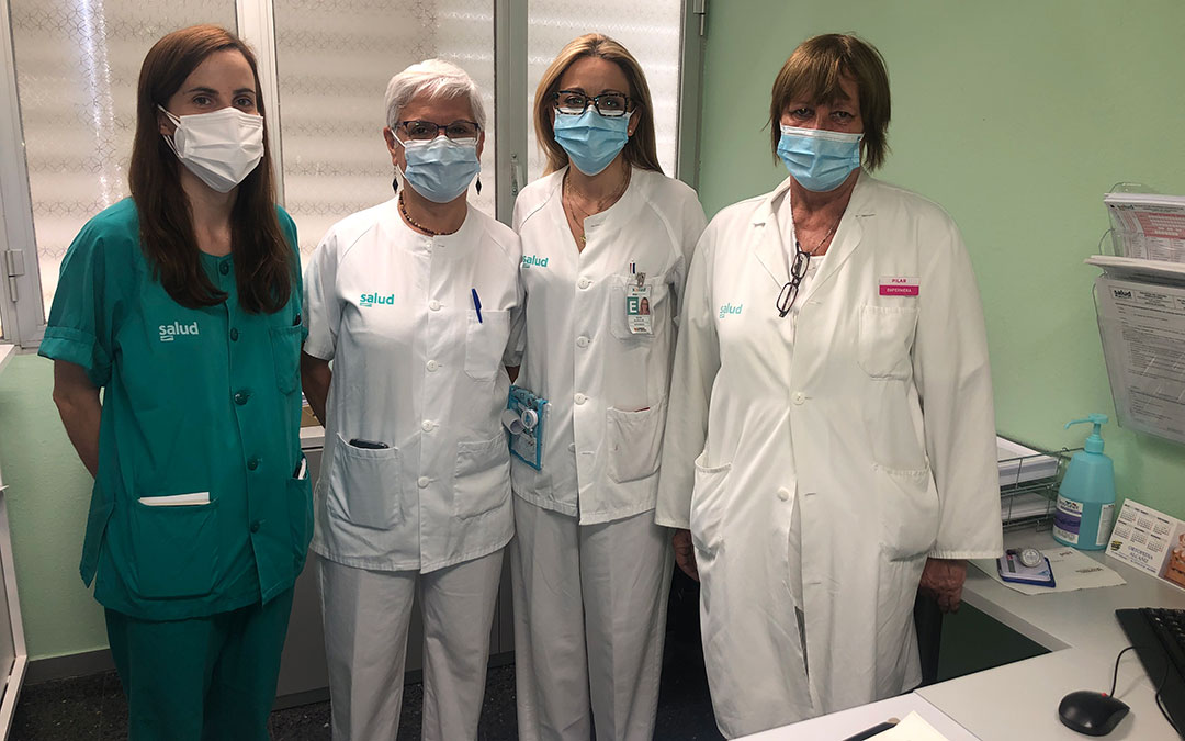 La anestesista Raquel Murillo; la jefa del Servicio de Anestesiología, Patricia Calderón; la enfermera de la consulta de Cirugía, Silvia Blasco; y la supervisora de Consultas Externas, Pilar Bosque / L. Castel