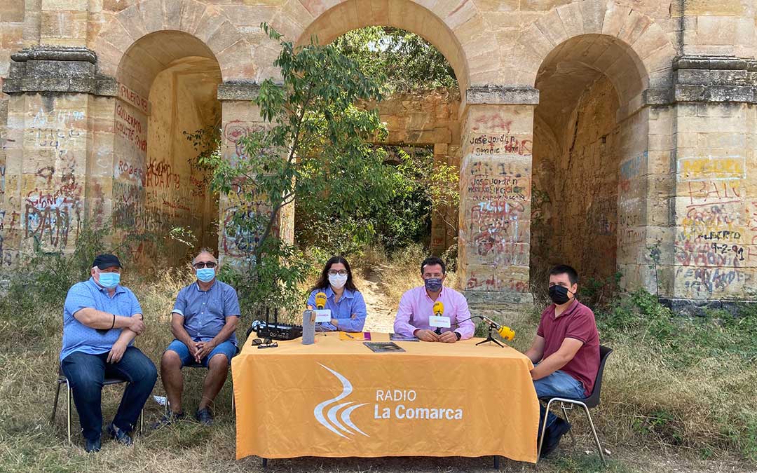 Invitados al programa especial emitido desde el Convento del Desierto de Calanda./ L.C.